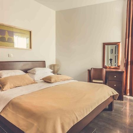 Love Live Hotel Sutomore Kamer foto