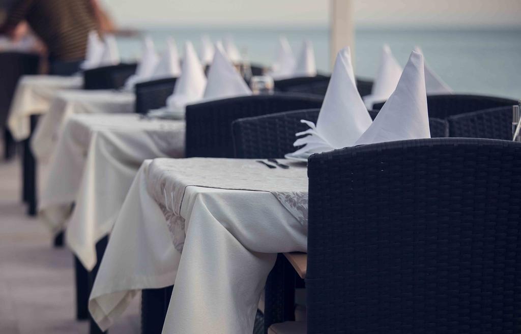 Love Live Hotel Sutomore Buitenkant foto
