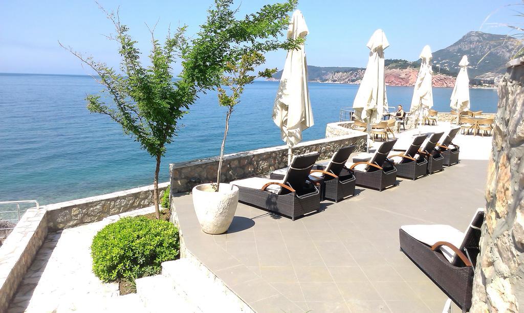Love Live Hotel Sutomore Buitenkant foto