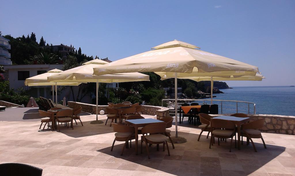 Love Live Hotel Sutomore Buitenkant foto