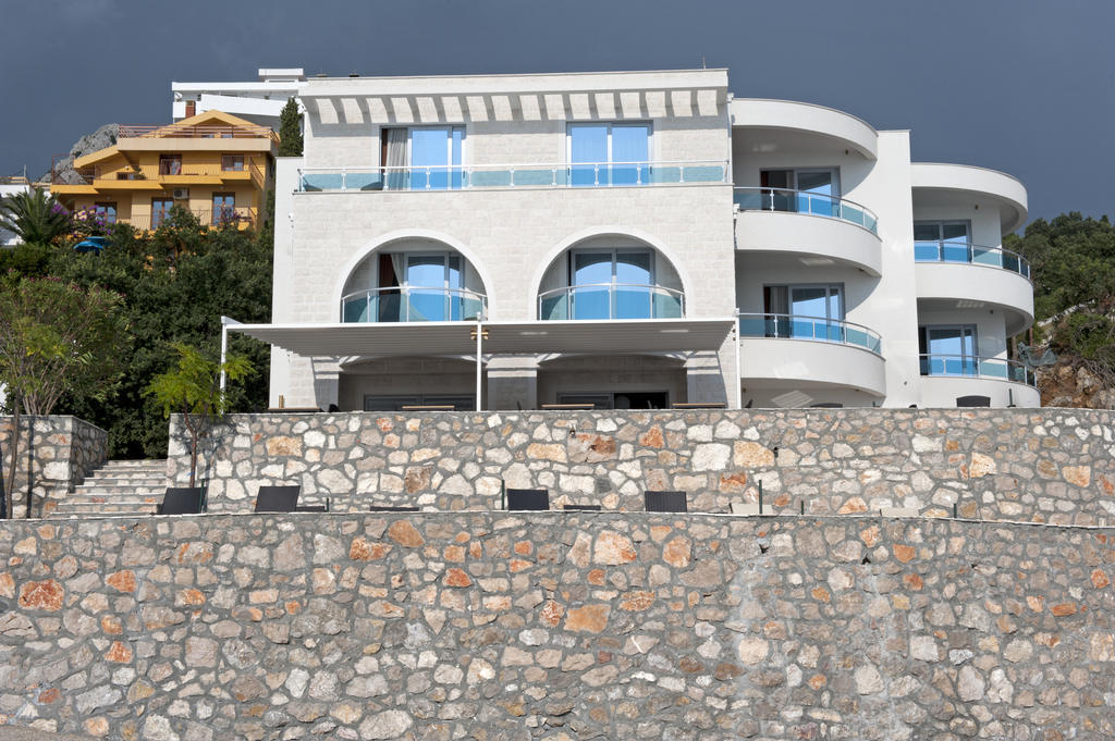 Love Live Hotel Sutomore Buitenkant foto