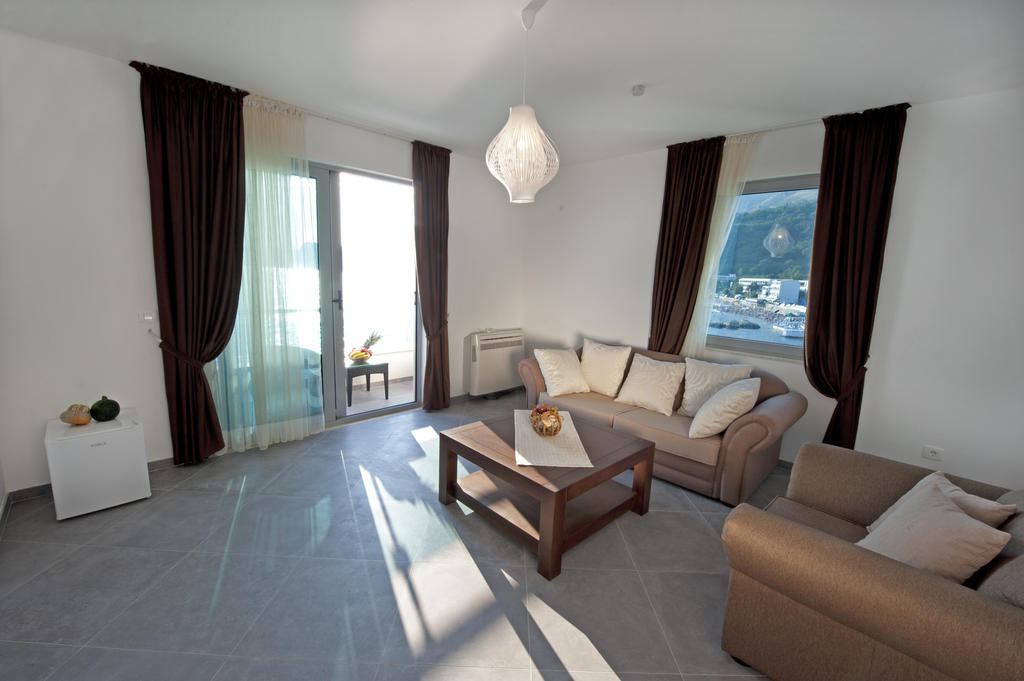 Love Live Hotel Sutomore Kamer foto