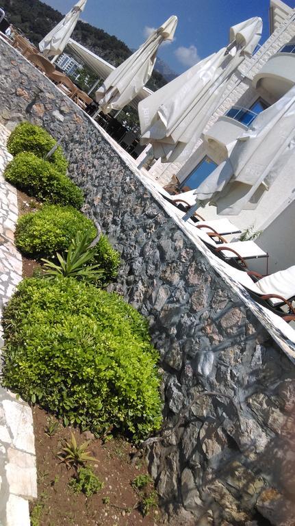 Love Live Hotel Sutomore Buitenkant foto