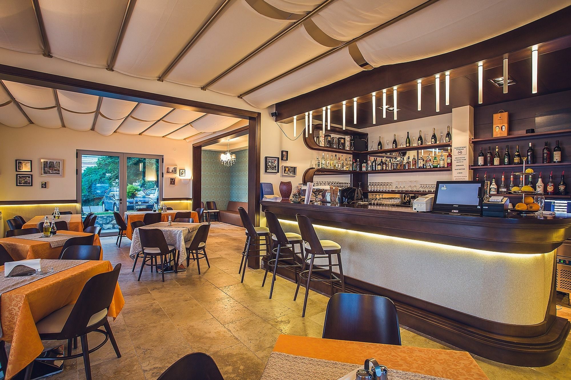 Love Live Hotel Sutomore Buitenkant foto