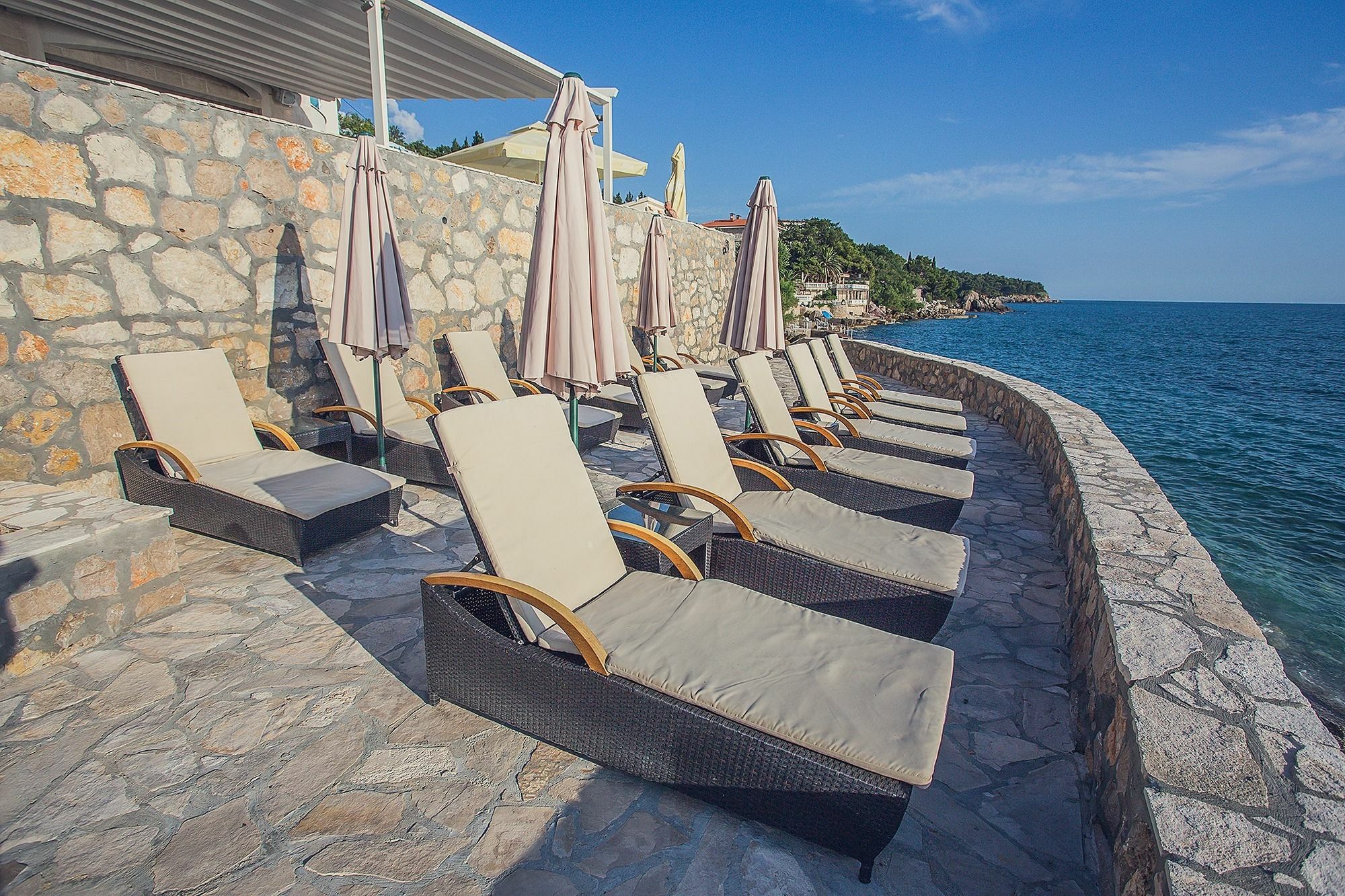 Love Live Hotel Sutomore Buitenkant foto